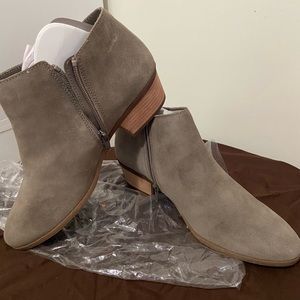 G H Bass Women’s Nina short grey bootie